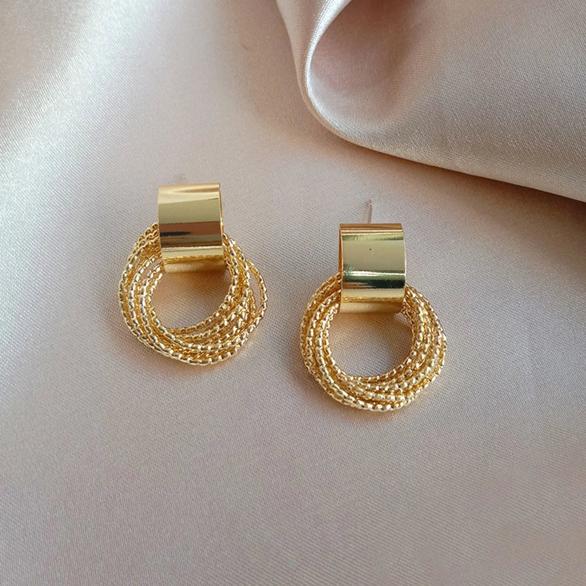 Minimalist, Personalized, Elegant Earrings with a Sense of Luxury and Versatility, Earrings with Loops, and Light Luxury Earring