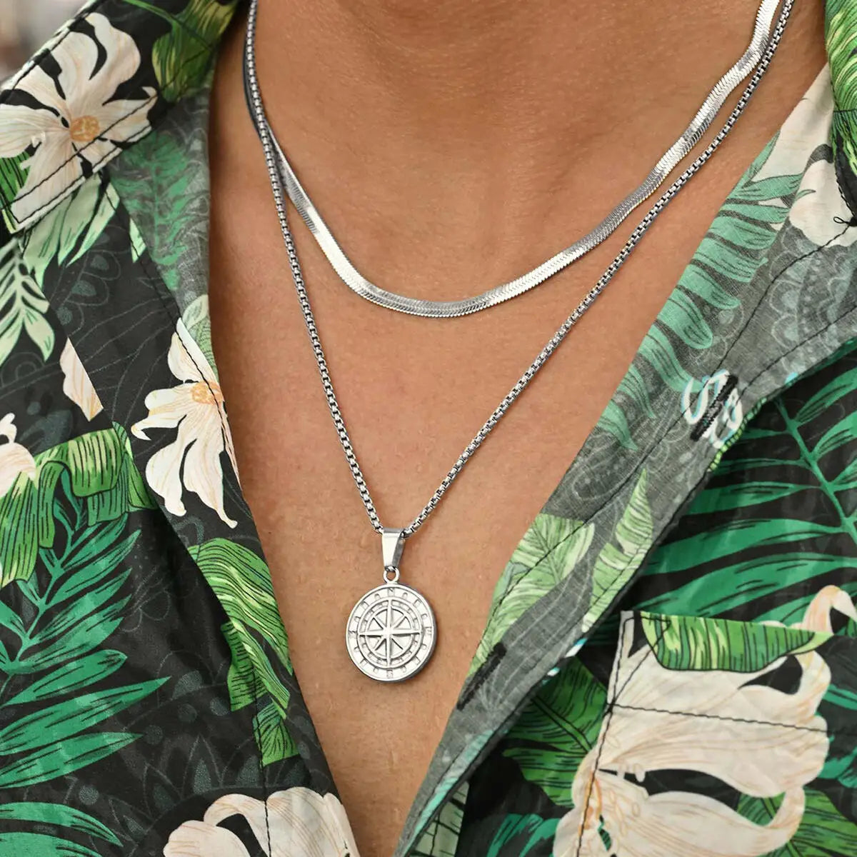 2pcs/set Compass Necklace for Men Boys,Stainless Steel Viking North Star Anchor Medal Round Coin Pendant,Punk Jewelry Gift