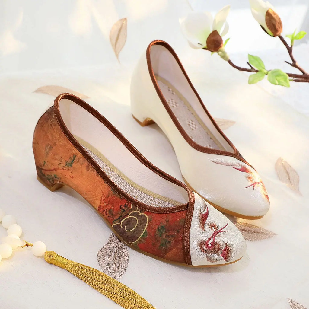 Size 35-40 Summer Old Beijing Cloth Shoes Cheongsam Pointed Toe Women Shoes Ethnic Style Embroidered Shoes